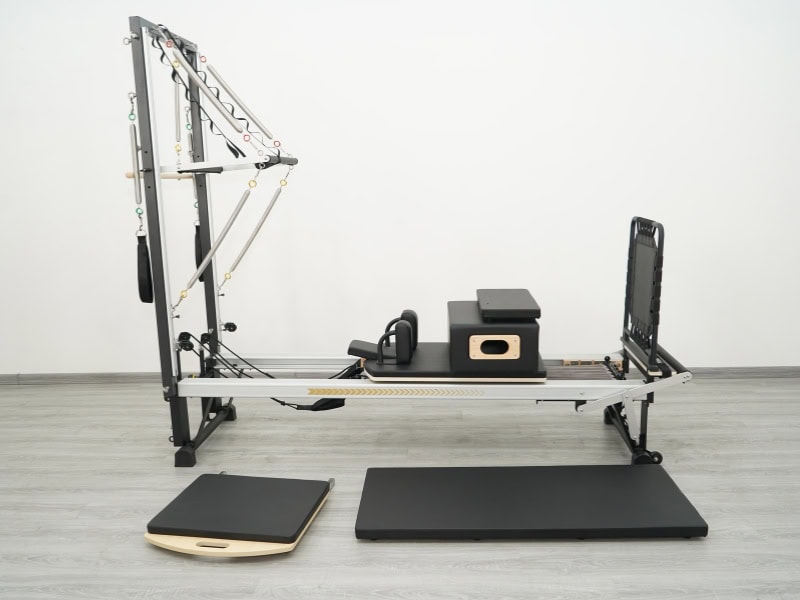 Professional Pilates reformer with tower factory price